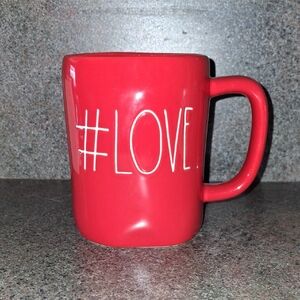 ☕ Rae Dunn Red #LOVE Ceramic Coffee Mug ♥️